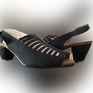 Size 12 Trotters Minnie Sandals - Never worn